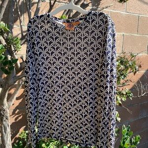 NWOT - TORY BURCH UPSIDE DOWN PEACE SIGN NAVY MEDIUM SILK LONG SLEEVE TEE